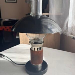 Lampa stołowa PRL stylizowana na lampę naftową – szkło i metal
